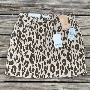 NWT KENSIE mini skirt Vintage Luxe size 4/27 tiara Leopard